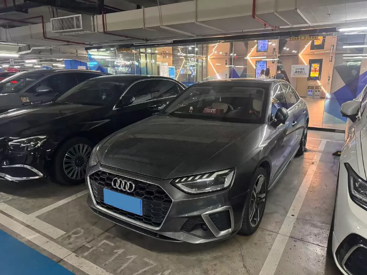 2022 Audi A4L 2.0T 190HP L4 7DCT,autocango,china used car exporter,china ev exporter,chinese used car exporter,chinese used ev exporter