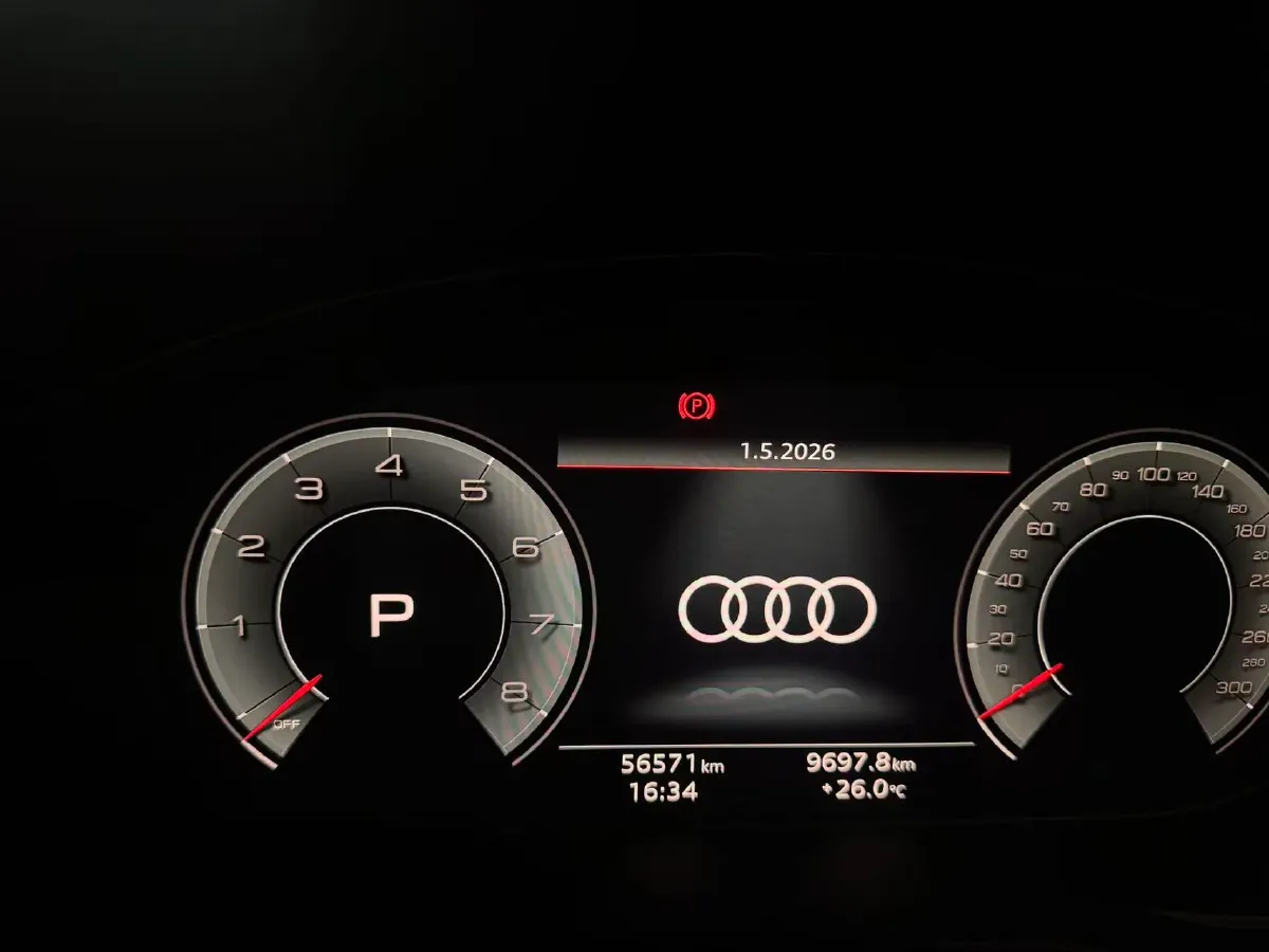 2022 Audi A4L 2.0T 190HP L4 7DCT,autocango,china used car exporter,china ev exporter,chinese used car exporter,chinese used ev exporter