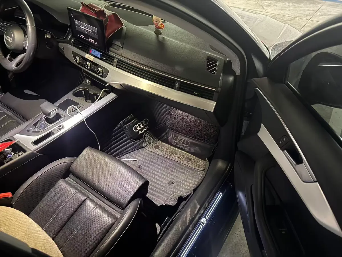 2022 Audi A4L 2.0T 190HP L4 7DCT,autocango,china used car exporter,china ev exporter,chinese used car exporter,chinese used ev exporter