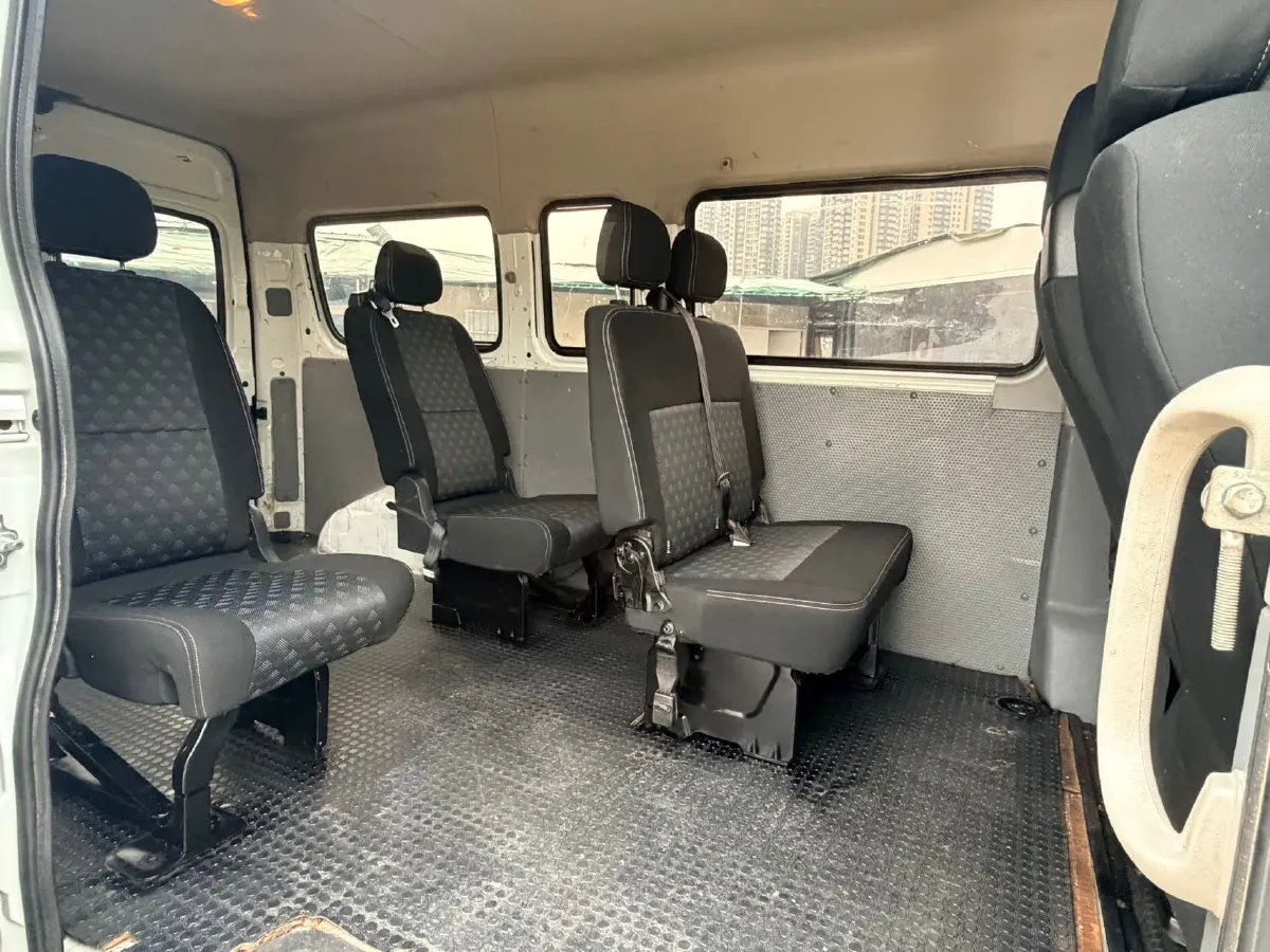 2023 MAXUS XinTu V80 2.0T 127HP L4 6MT,autocango,china used car exporter,china ev exporter,chinese used car exporter,chinese used ev exporter