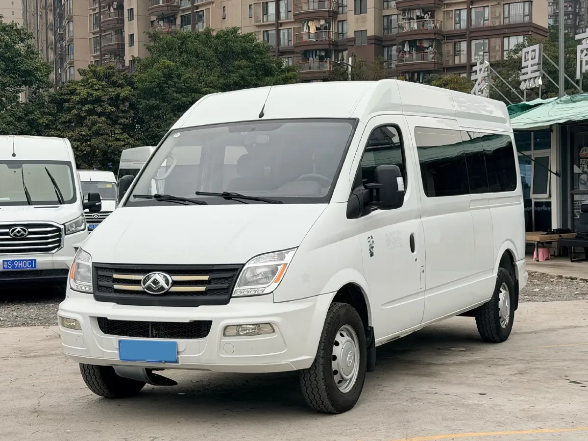 2023 MAXUS XinTu V80 2.0T 127HP L4 6MT,autocango,china used car exporter,china ev exporter,chinese used car exporter,chinese used ev exporter