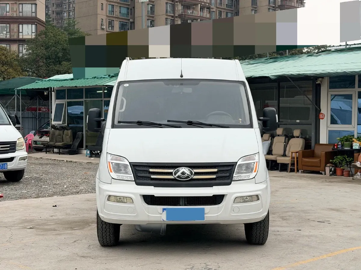 2023 MAXUS XinTu V80 2.0T 127HP L4 6MT,autocango,china used car exporter,china ev exporter,chinese used car exporter,chinese used ev exporter