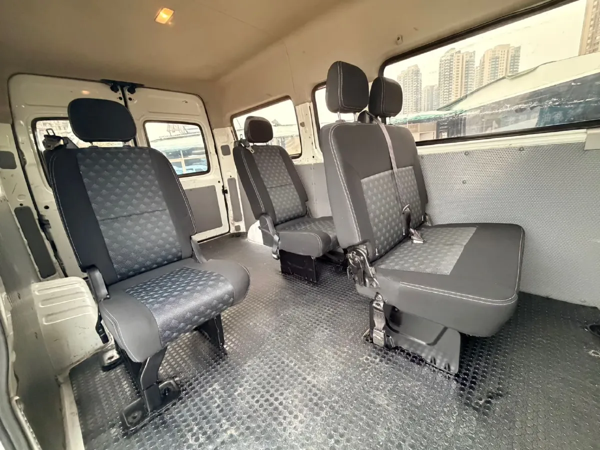 2023 MAXUS XinTu V80 2.0T 127HP L4 6MT,autocango,china used car exporter,china ev exporter,chinese used car exporter,chinese used ev exporter