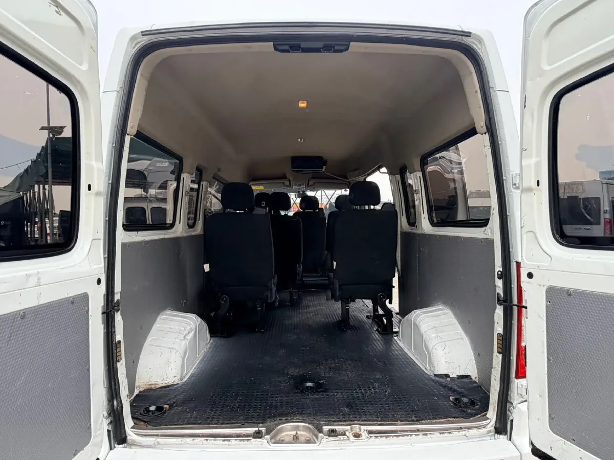 2023 MAXUS XinTu V80 2.0T 127HP L4 6MT,autocango,china used car exporter,china ev exporter,chinese used car exporter,chinese used ev exporter