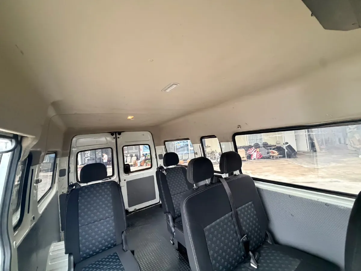 2023 MAXUS XinTu V80 2.0T 127HP L4 6MT,autocango,china used car exporter,china ev exporter,chinese used car exporter,chinese used ev exporter