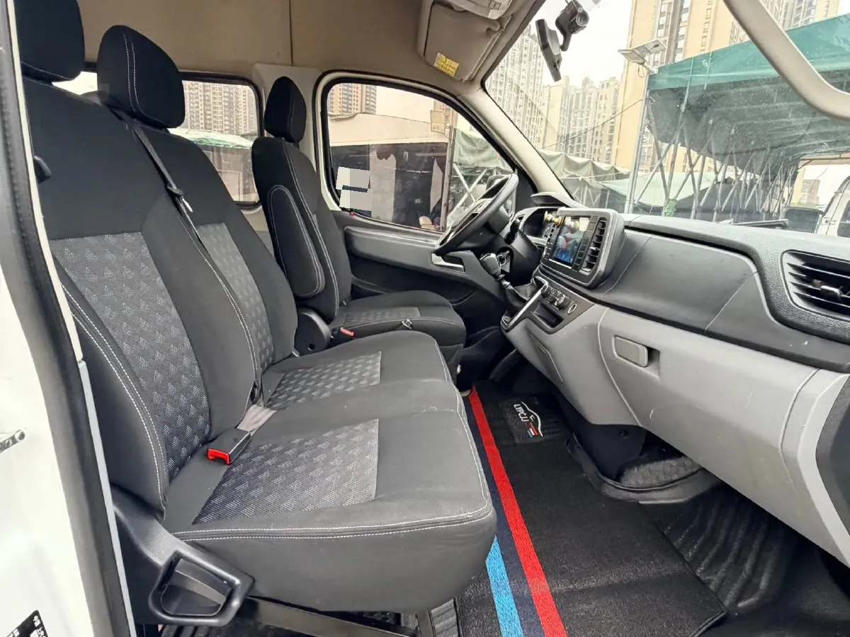 2023 MAXUS XinTu V80 2.0T 127HP L4 6MT,autocango,china used car exporter,china ev exporter,chinese used car exporter,chinese used ev exporter
