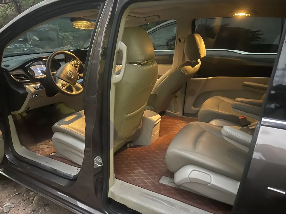 2023 Buick GL8 2.0T 237HP L4 9AT,autocango,china used car exporter,china ev exporter,chinese used car exporter,chinese used ev exporter