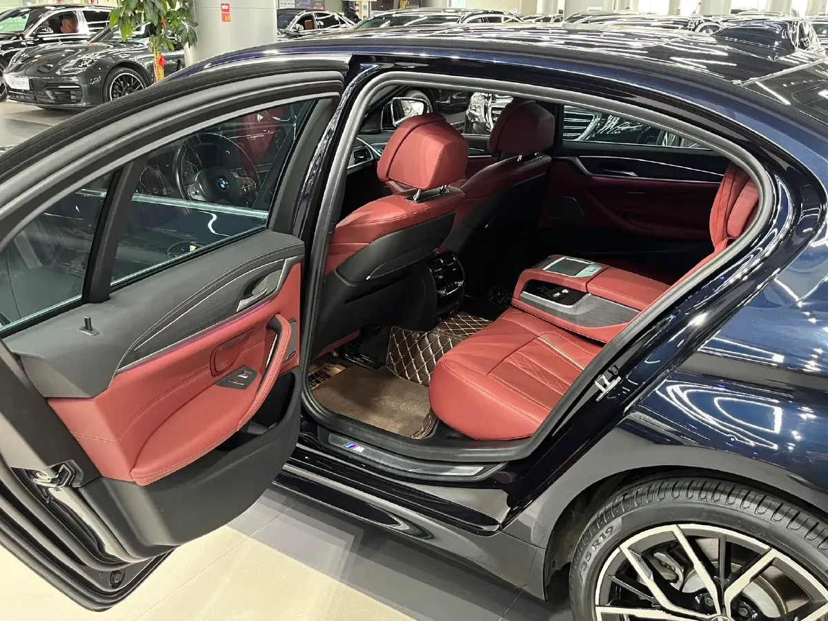 2021 BMW 5 Series 2.0T 252HP L4 8AT,autocango,china used car exporter,china ev exporter,chinese used car exporter,chinese used ev exporter