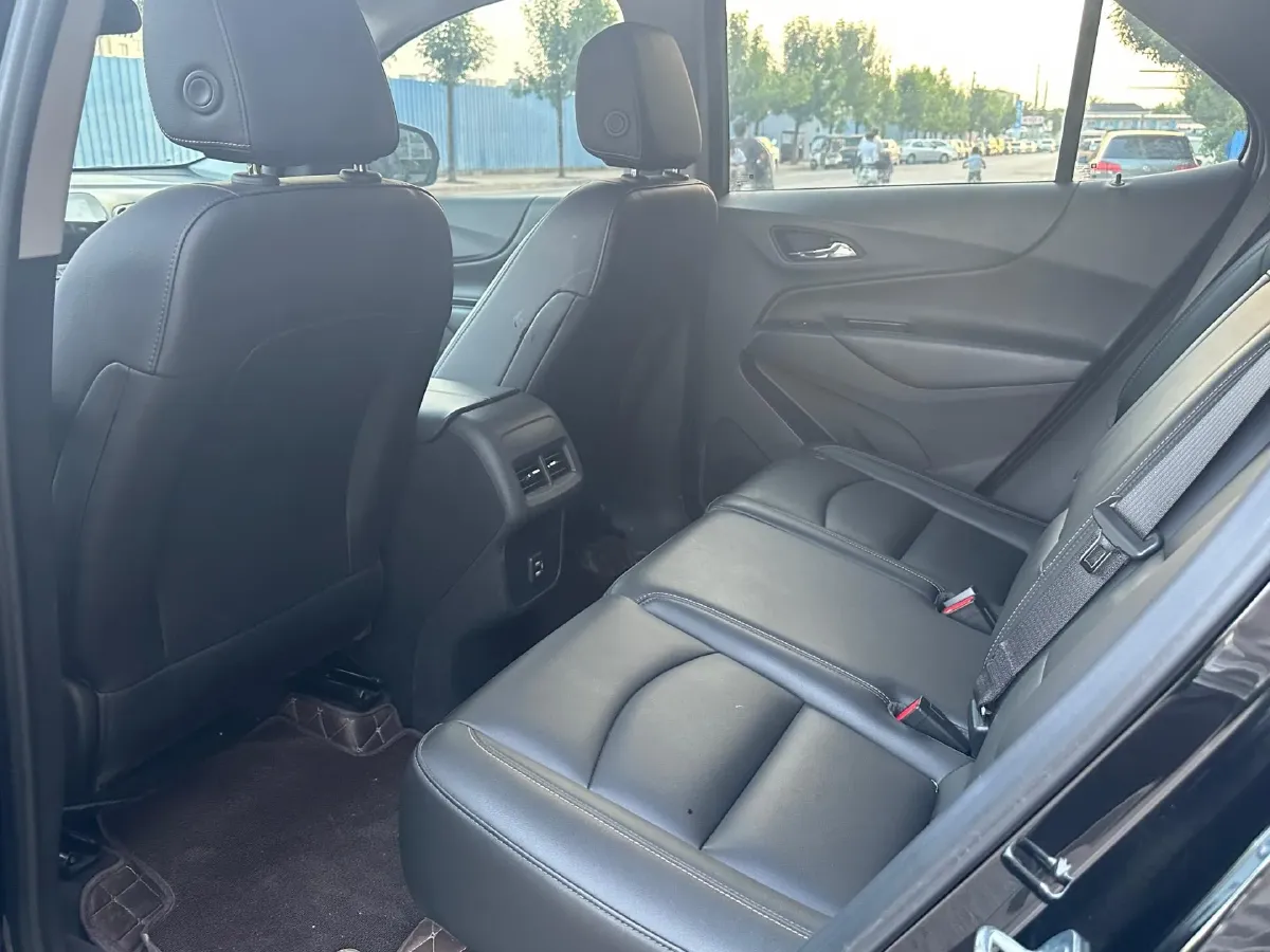 2021 Chevrolet Equinox 1.5T 169HP L4 6AT,autocango,china used car exporter,china ev exporter,chinese used car exporter,chinese used ev exporter