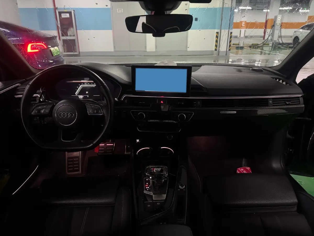 2023 Audi A4L 2.0T 190HP L4 7DCT,autocango,china used car exporter,china ev exporter,chinese used car exporter,chinese used ev exporter