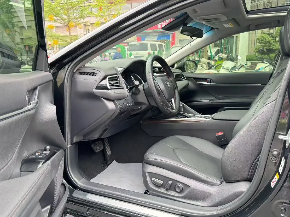 2019 Toyota Camry 2.5L 209HP L4 8AT,autocango,china used car exporter,china ev exporter,chinese used car exporter,chinese used ev exporter
