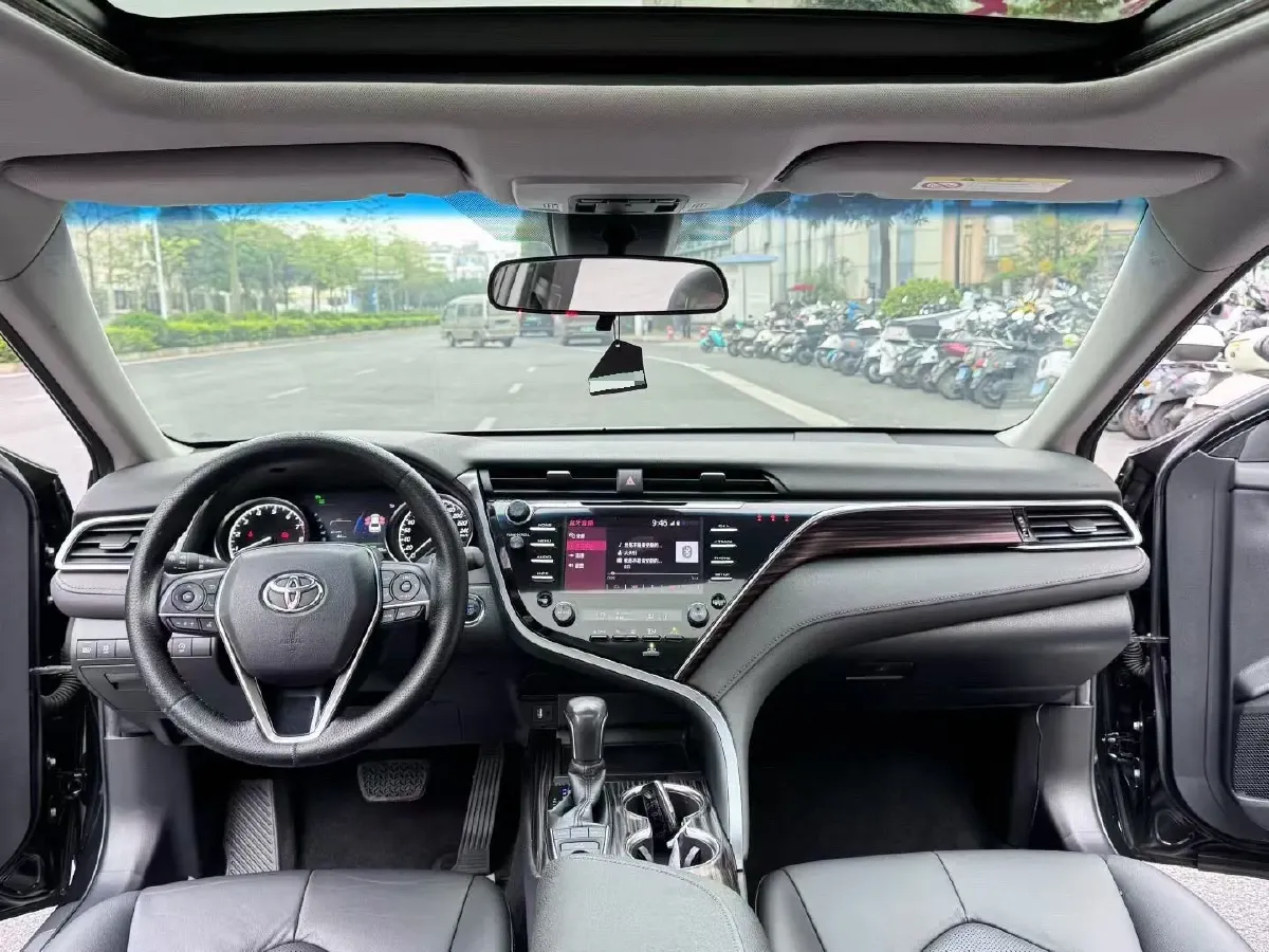 2019 Toyota Camry 2.5L 209HP L4 8AT,autocango,china used car exporter,china ev exporter,chinese used car exporter,chinese used ev exporter