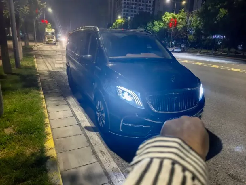 2023 Mercedes-Benz Vito 2.0T 211HP L4 9AT,autocango,china used car exporter,china ev exporter,chinese used car exporter,chinese used ev exporter