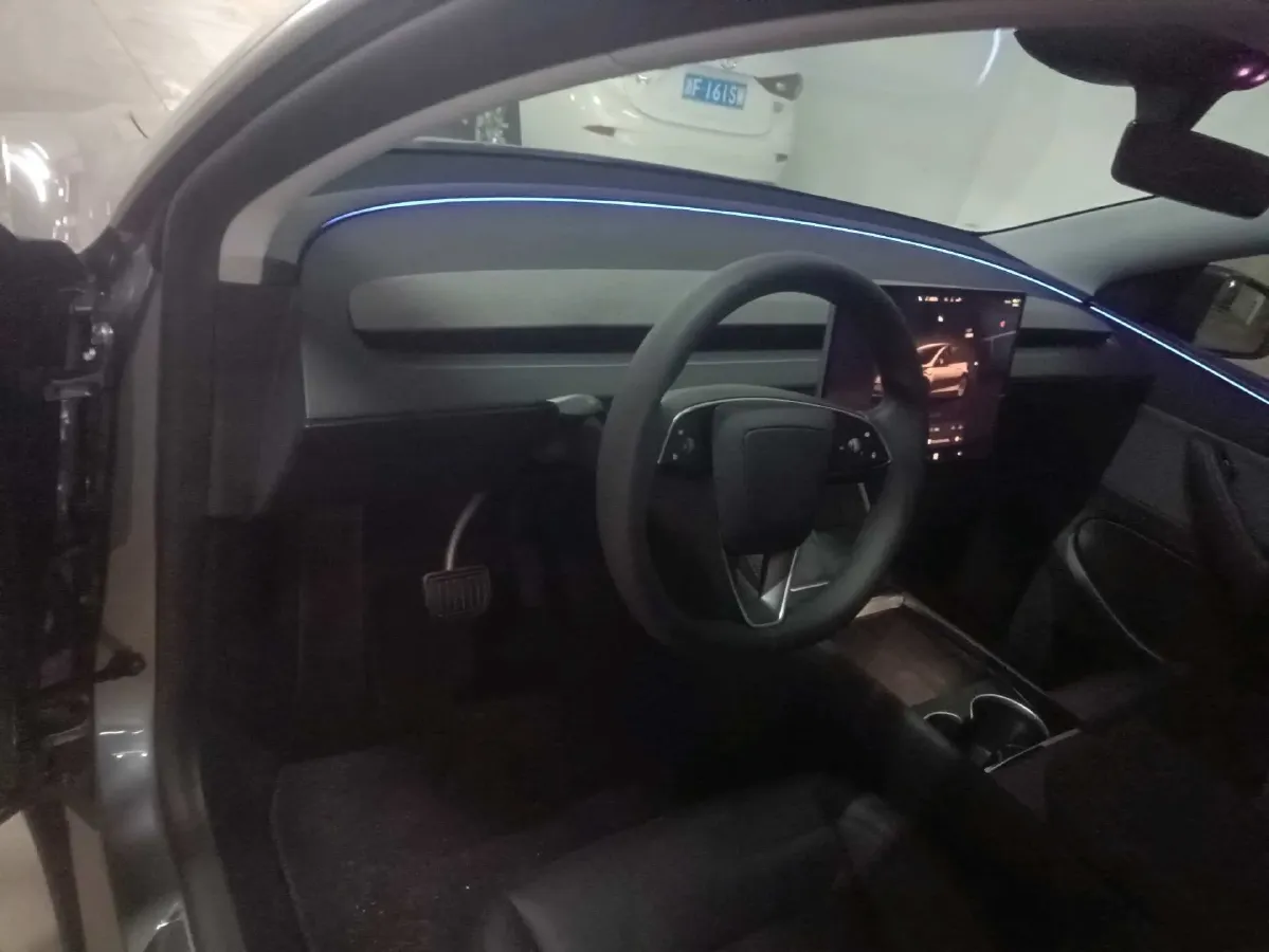 2025 Tesla Model Y BEV 62.5KWH,autocango,china used car exporter,china ev exporter,chinese used car exporter,chinese used ev exporter