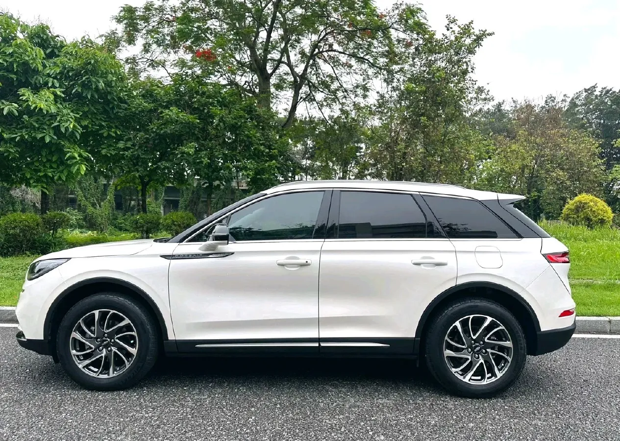 2021 Lincoln Corsair 2.0T 245HP L4 8AT,autocango,china used car exporter,china ev exporter,chinese used car exporter,chinese used ev exporter