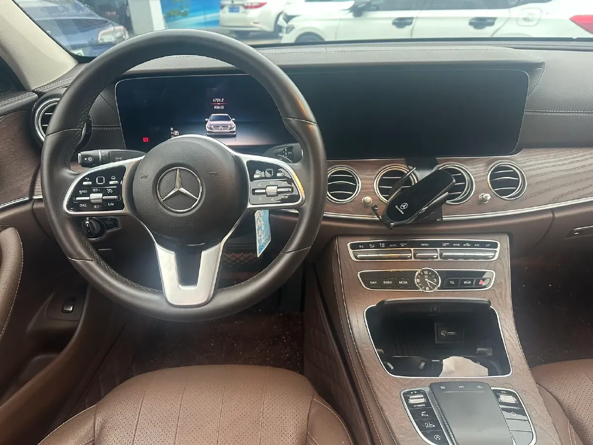 2020 Mercedes-Benz E Class 2.0T 258HP L4 9AT,autocango,china used car exporter,china ev exporter,chinese used car exporter,chinese used ev exporter