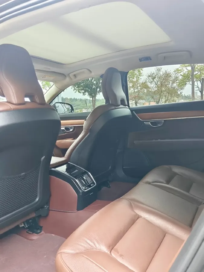 2020 Volvo S90 2.0T 254HP L4 8AT,autocango,china used car exporter,china ev exporter,chinese used car exporter,chinese used ev exporter
