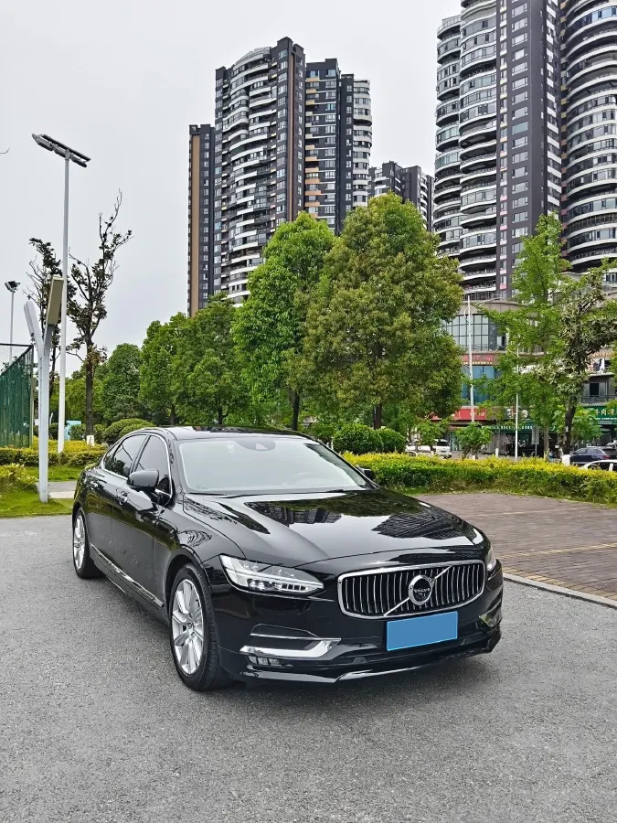 2020 Volvo S90 2.0T 254HP L4 8AT,autocango,china used car exporter,china ev exporter,chinese used car exporter,chinese used ev exporter