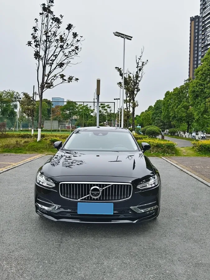 2020 Volvo S90 2.0T 254HP L4 8AT,autocango,china used car exporter,china ev exporter,chinese used car exporter,chinese used ev exporter