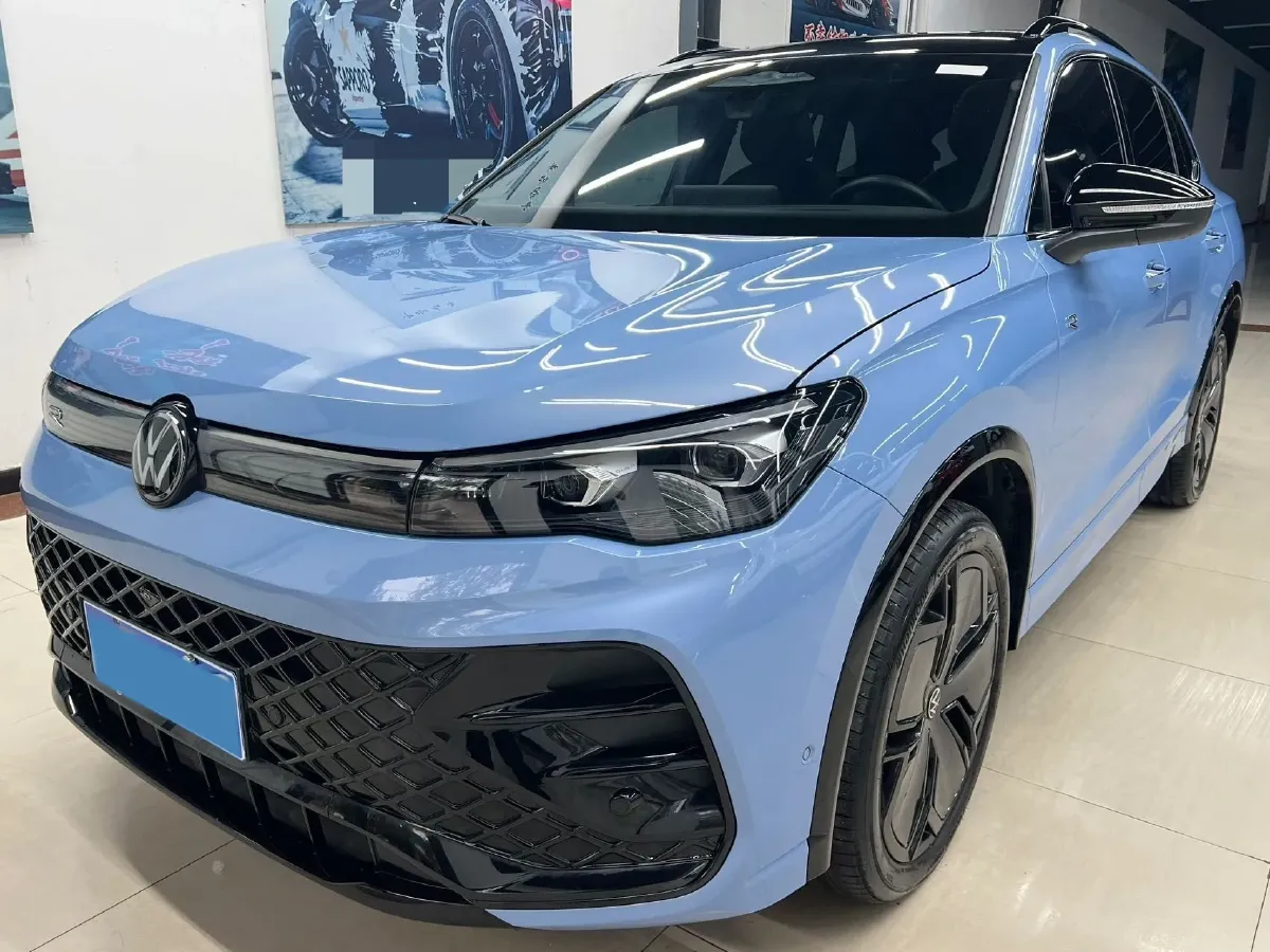 2024 Volkswagen Tiguan L 2.0T 220HP L4 7DCT,autocango,china used car exporter,china ev exporter,chinese used car exporter,chinese used ev exporter