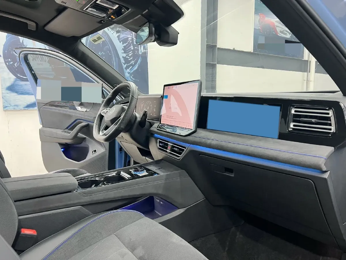 2024 Volkswagen Tiguan L 2.0T 220HP L4 7DCT,autocango,china used car exporter,china ev exporter,chinese used car exporter,chinese used ev exporter