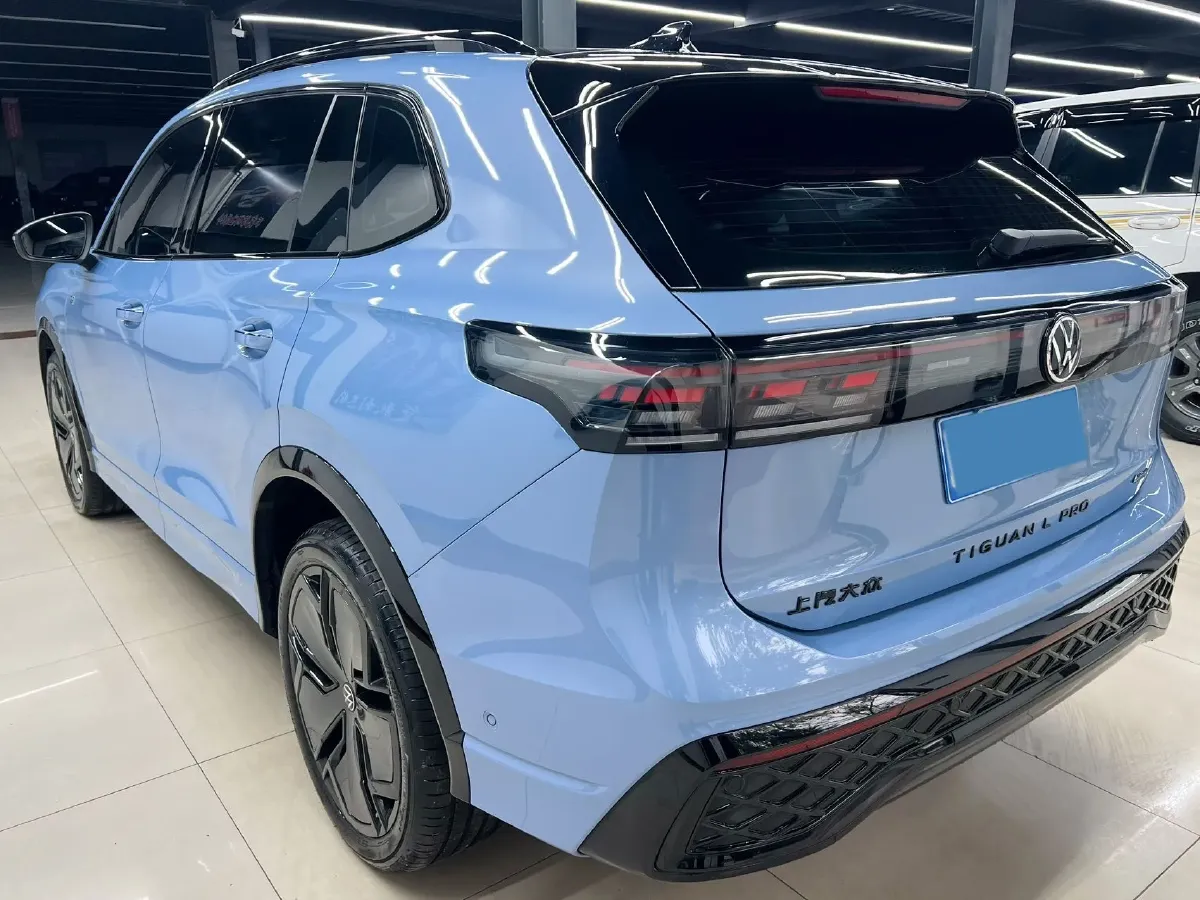 2024 Volkswagen Tiguan L 2.0T 220HP L4 7DCT,autocango,china used car exporter,china ev exporter,chinese used car exporter,chinese used ev exporter