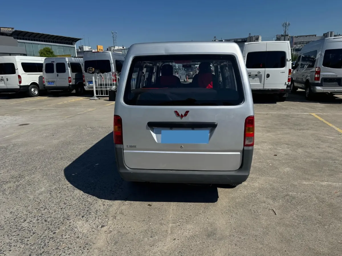 2015 WuLing ZhiGuang 1.2L 82HP L4 5MT,autocango,china used car exporter,china ev exporter,chinese used car exporter,chinese used ev exporter