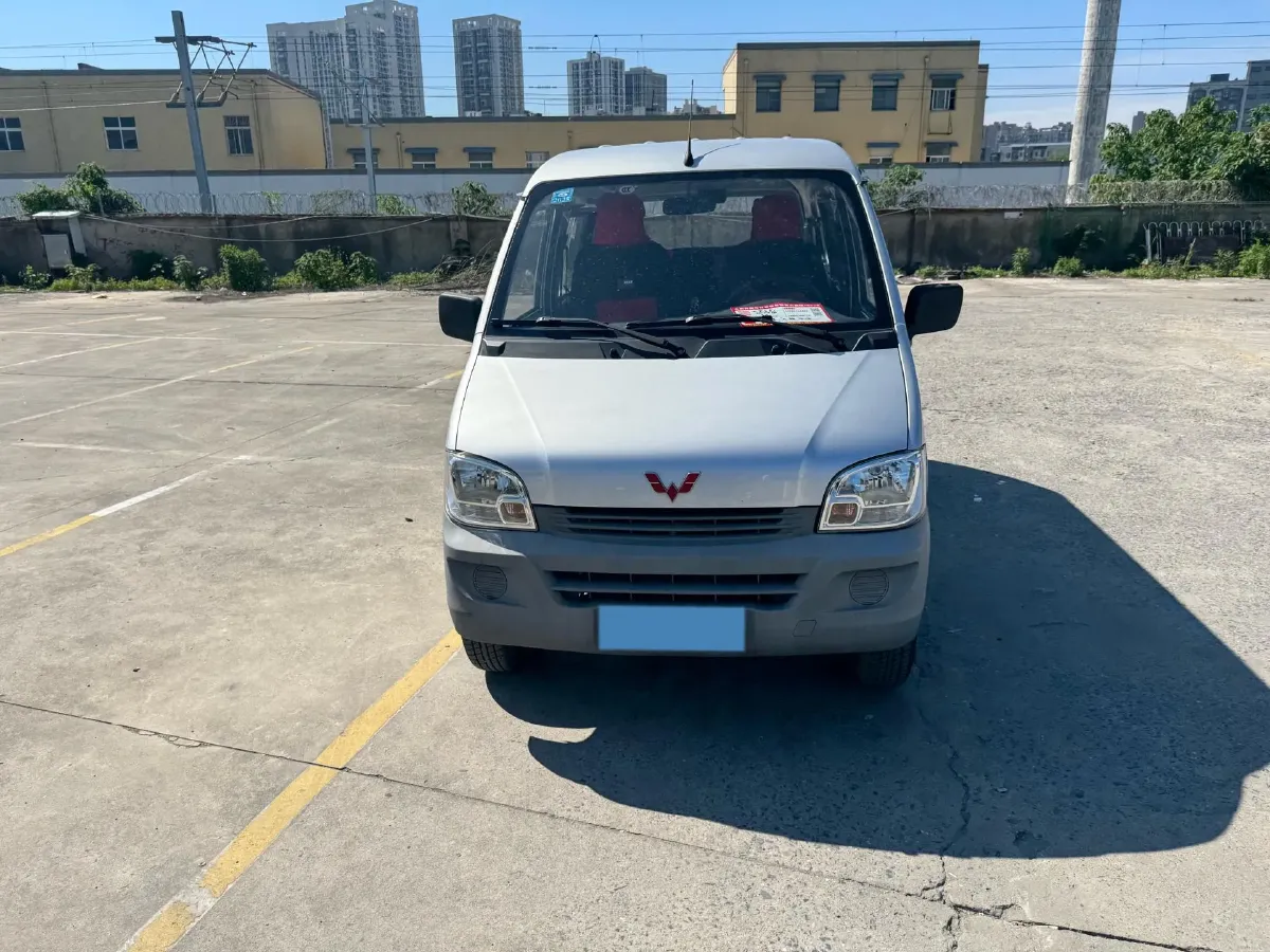 2015 WuLing ZhiGuang 1.2L 82HP L4 5MT,autocango,china used car exporter,china ev exporter,chinese used car exporter,chinese used ev exporter
