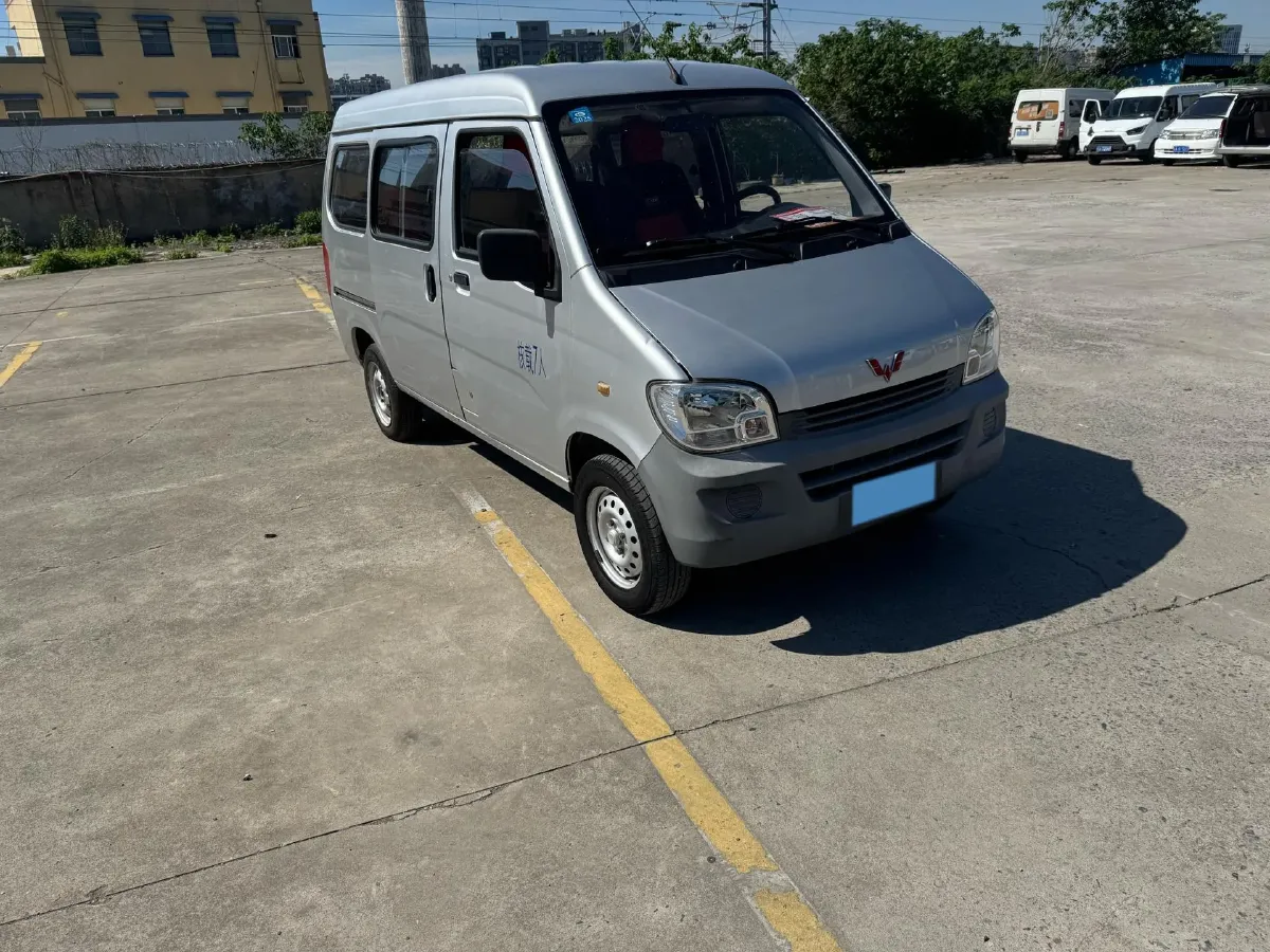 2015 WuLing ZhiGuang 1.2L 82HP L4 5MT,autocango,china used car exporter,china ev exporter,chinese used car exporter,chinese used ev exporter