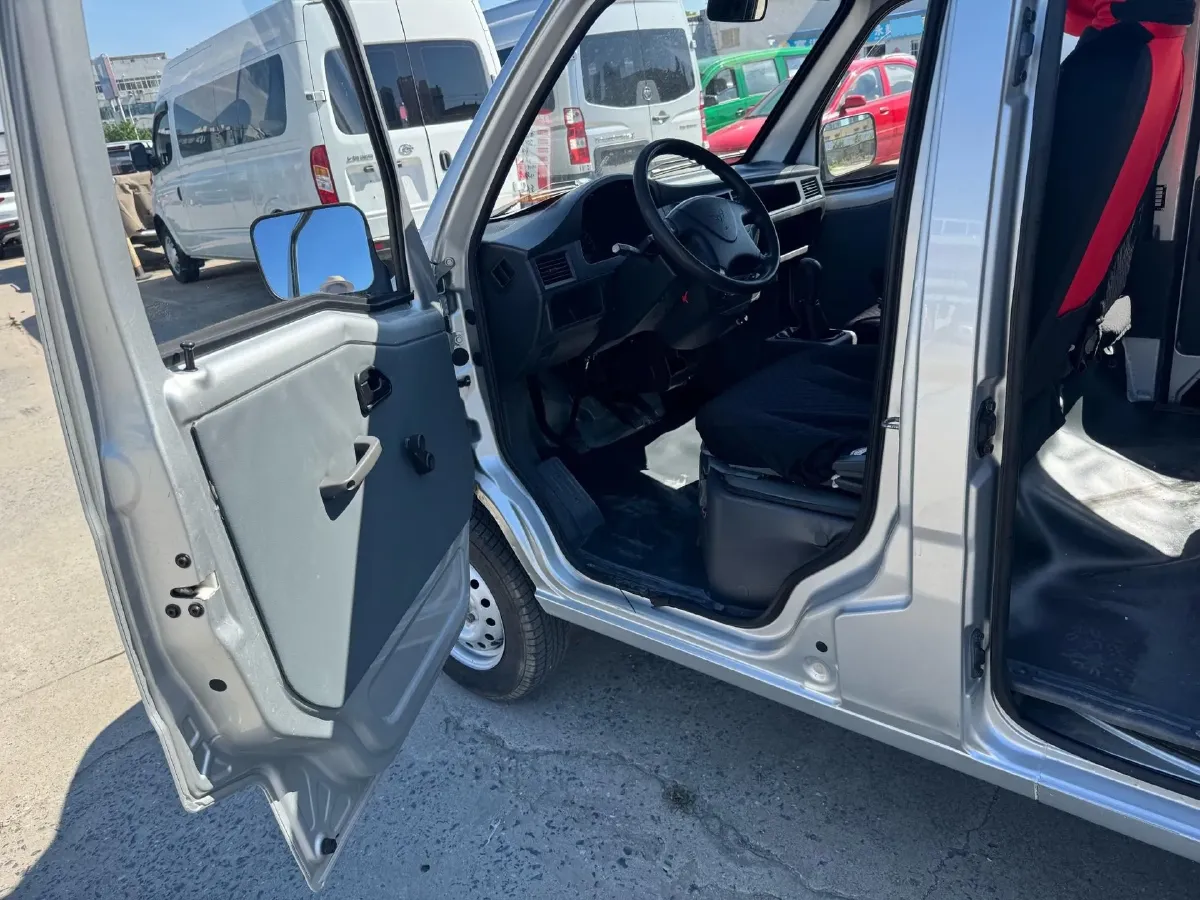 2015 WuLing ZhiGuang 1.2L 82HP L4 5MT,autocango,china used car exporter,china ev exporter,chinese used car exporter,chinese used ev exporter