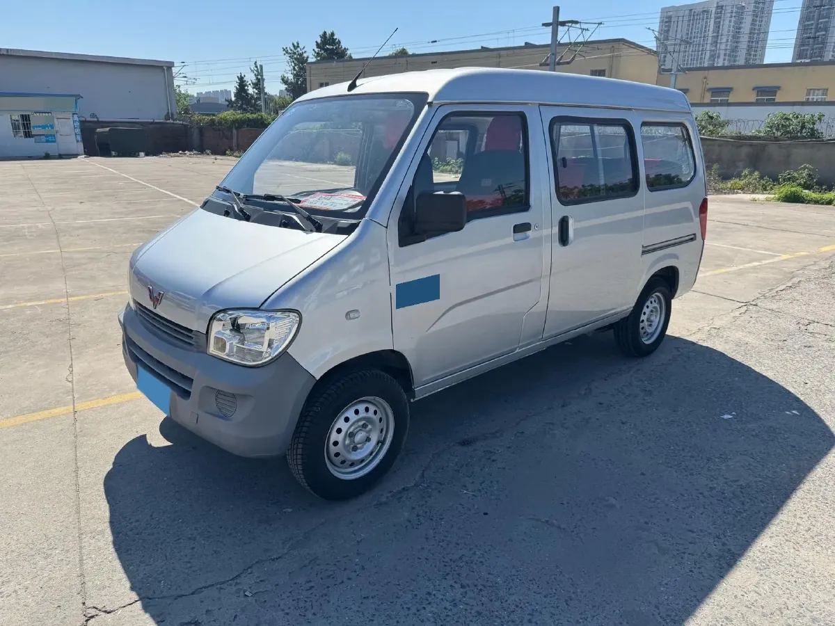 2015 WuLing ZhiGuang 1.2L 82HP L4 5MT,autocango,china used car exporter,china ev exporter,chinese used car exporter,chinese used ev exporter