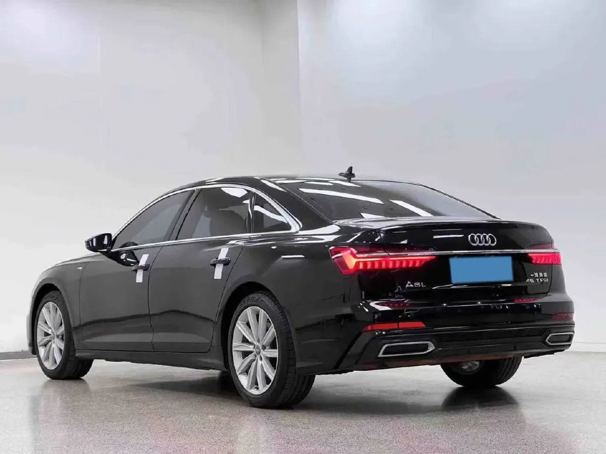2021 Audi A6L 2.0T 224HP L4 7DCT,autocango,china used car exporter,china ev exporter,chinese used car exporter,chinese used ev exporter