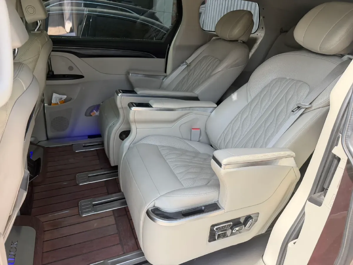 2022 Buick GL8 2.0T 237HP L4 9AT,autocango,china used car exporter,china ev exporter,chinese used car exporter,chinese used ev exporter