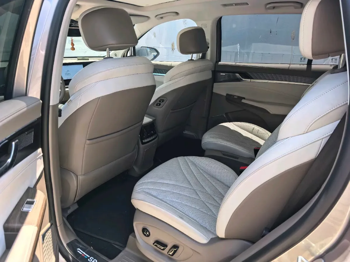 2023 Roewe RX9 2.0T 242HP L4 9AT,autocango,china used car exporter,china ev exporter,chinese used car exporter,chinese used ev exporter