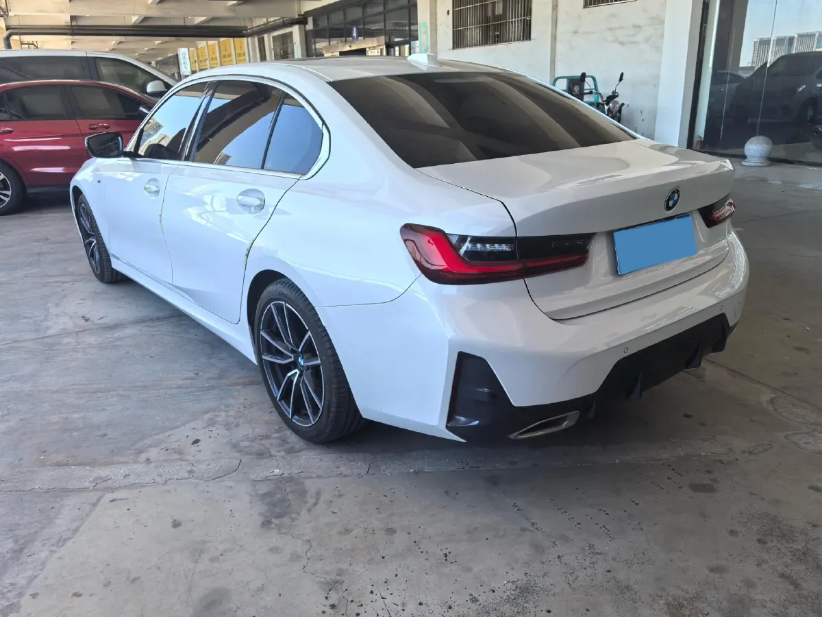 2023 BMW 3 Series 2.0T 156HP L4 8AT,autocango,china used car exporter,china ev exporter,chinese used car exporter,chinese used ev exporter