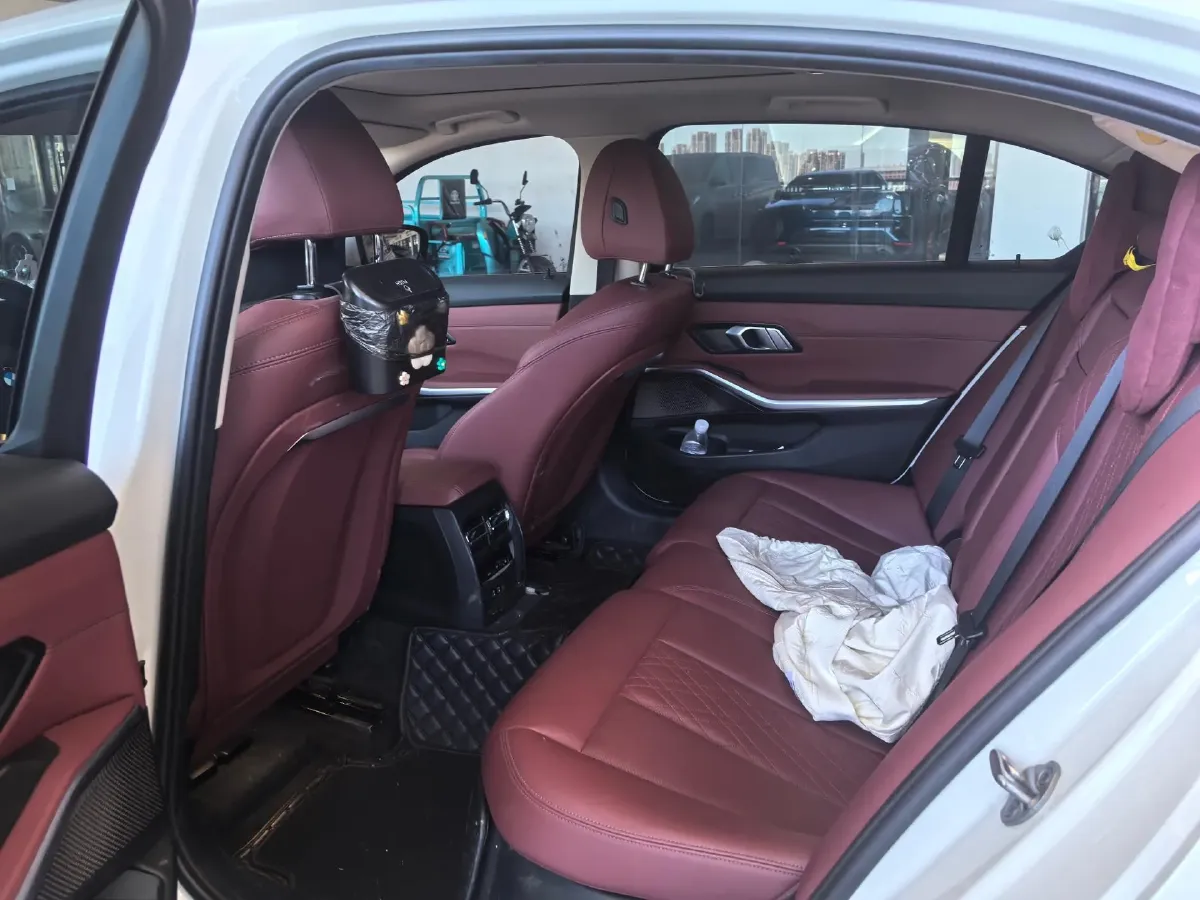 2023 BMW 3 Series 2.0T 156HP L4 8AT,autocango,china used car exporter,china ev exporter,chinese used car exporter,chinese used ev exporter