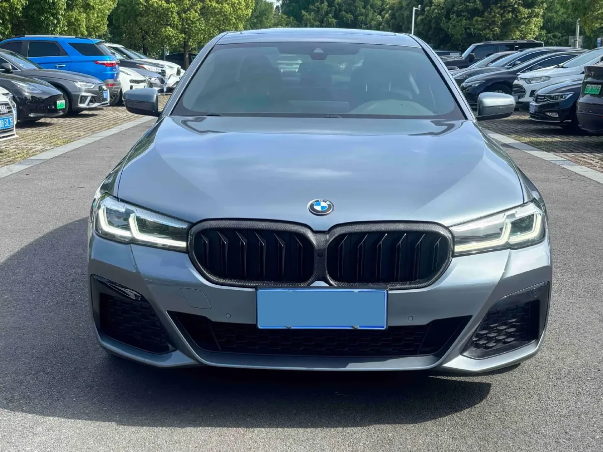 2022 BMW 5 Series 2.0T 252HP L4 8AT,autocango,china used car exporter,china ev exporter,chinese used car exporter,chinese used ev exporter