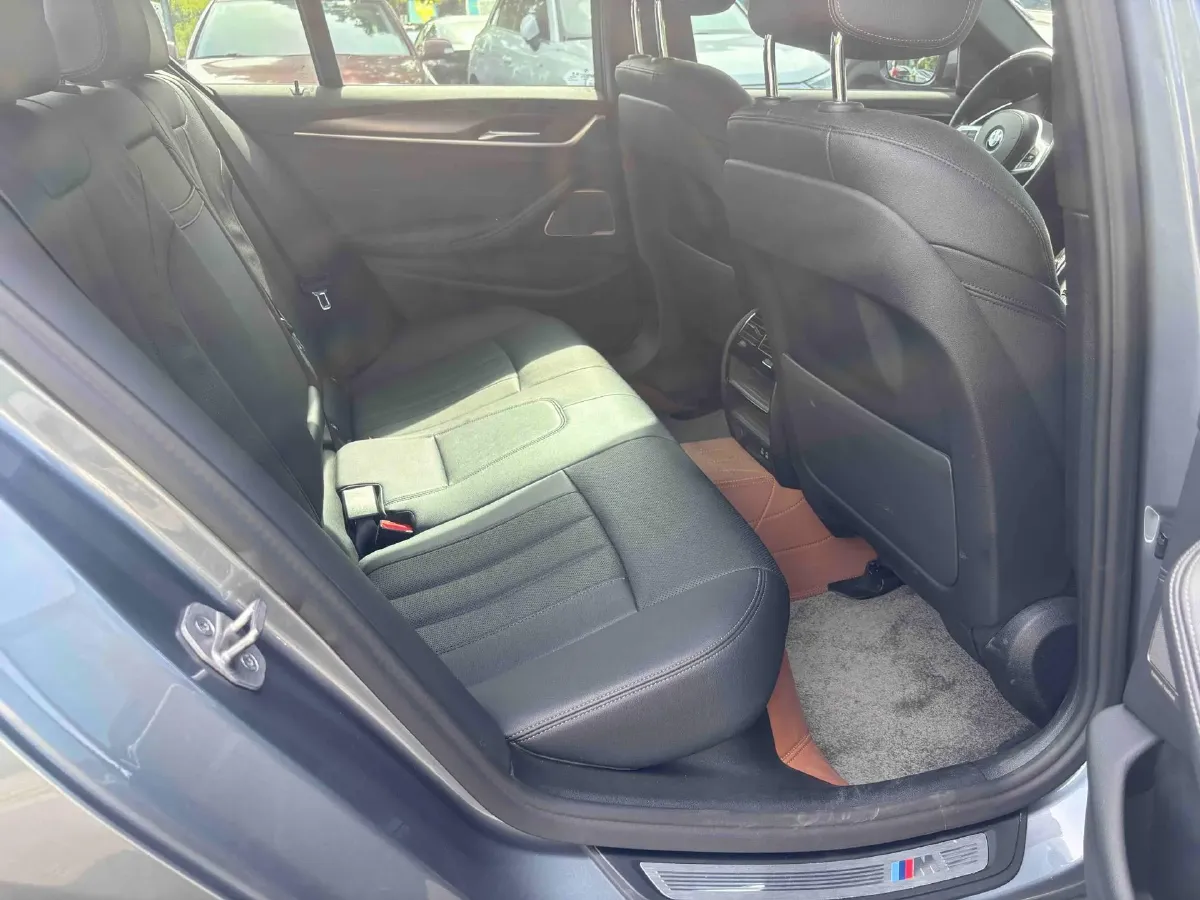 2022 BMW 5 Series 2.0T 252HP L4 8AT,autocango,china used car exporter,china ev exporter,chinese used car exporter,chinese used ev exporter
