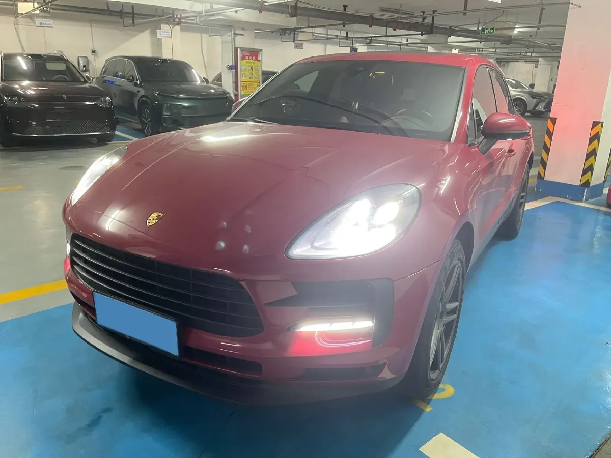 2018 Porsche Macan 2.0T 252HP L4 7DCT,autocango,china used car exporter,china ev exporter,chinese used car exporter,chinese used ev exporter