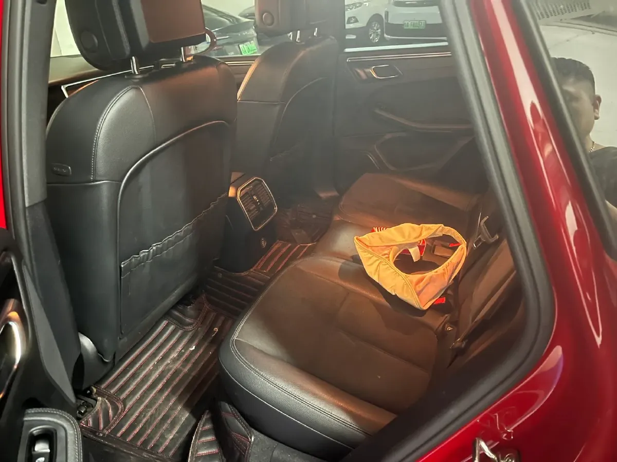 2018 Porsche Macan 2.0T 252HP L4 7DCT,autocango,china used car exporter,china ev exporter,chinese used car exporter,chinese used ev exporter
