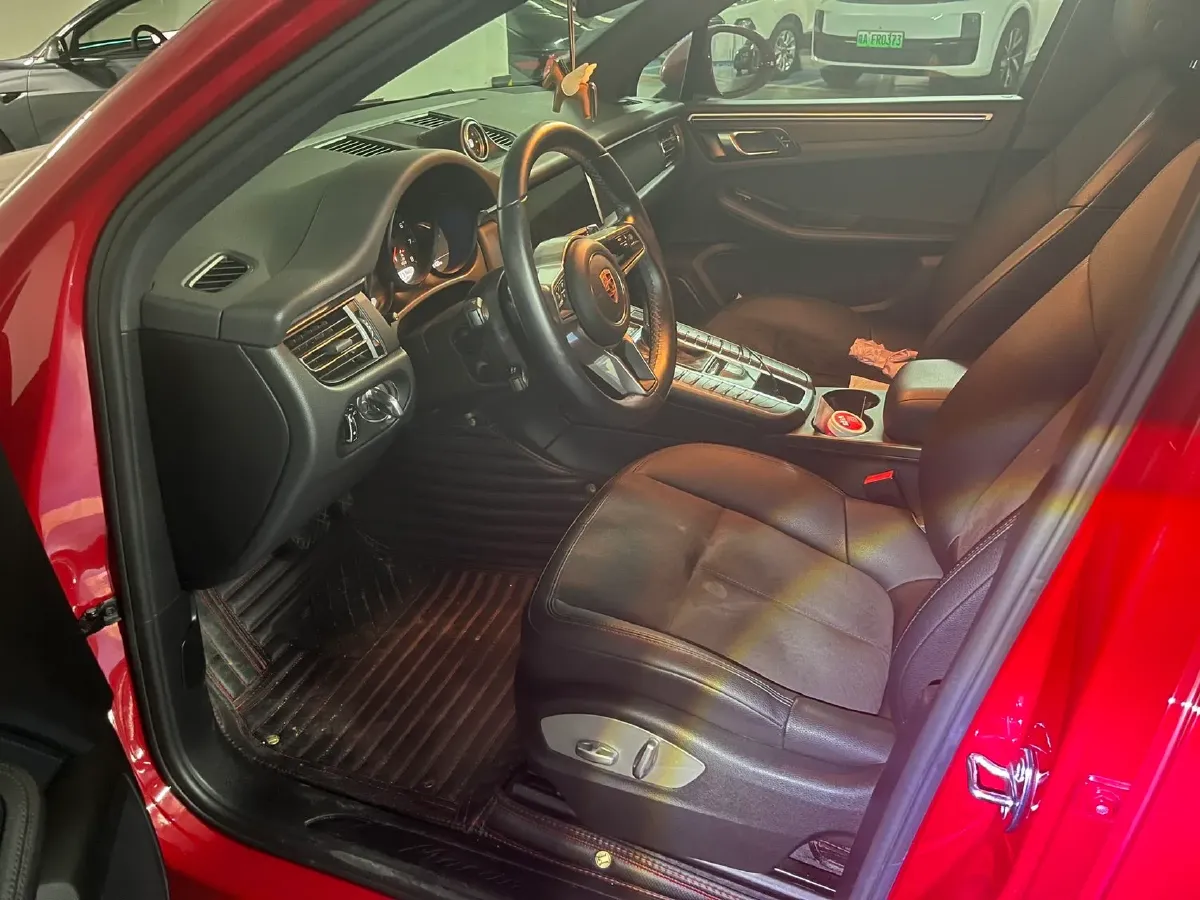 2018 Porsche Macan 2.0T 252HP L4 7DCT,autocango,china used car exporter,china ev exporter,chinese used car exporter,chinese used ev exporter