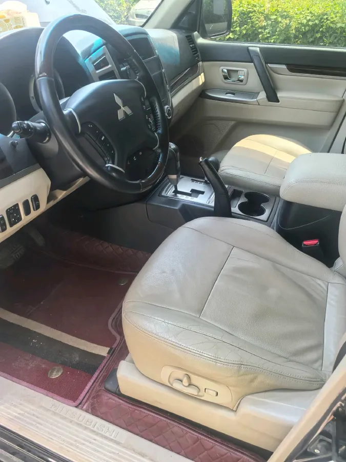 2019 Mitsubishi Pajero 3.0L 174HP V6 5AT,autocango,china used car exporter,china ev exporter,chinese used car exporter,chinese used ev exporter