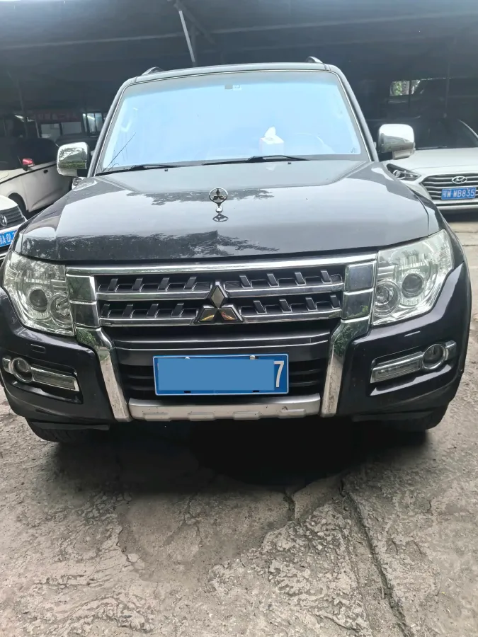 2019 Mitsubishi Pajero 3.0L 174HP V6 5AT,autocango,china used car exporter,china ev exporter,chinese used car exporter,chinese used ev exporter