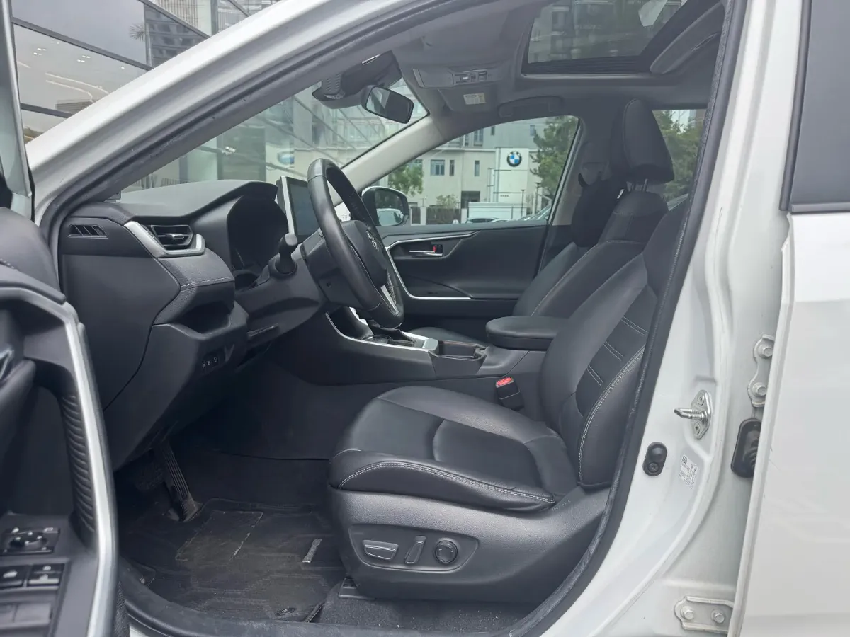 2021 Toyota RAV4 2.0L 171HP L4 CVT,autocango,china used car exporter,china ev exporter,chinese used car exporter,chinese used ev exporter