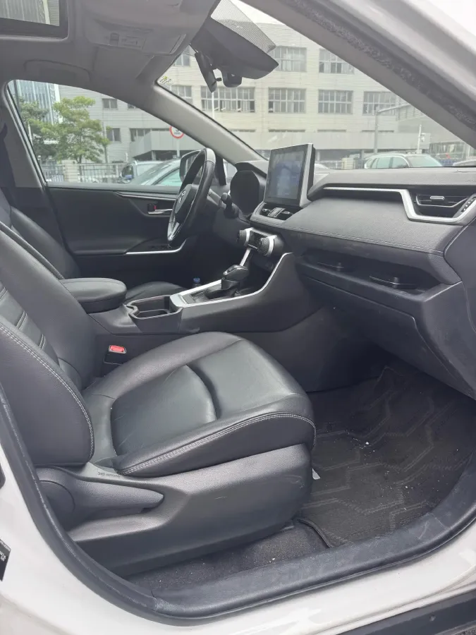 2021 Toyota RAV4 2.0L 171HP L4 CVT,autocango,china used car exporter,china ev exporter,chinese used car exporter,chinese used ev exporter