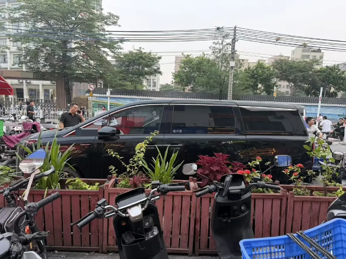 2024 GAC Trumpchi M8 2.0T 252HP L4 8AT,autocango,china used car exporter,china ev exporter,chinese used car exporter,chinese used ev exporter