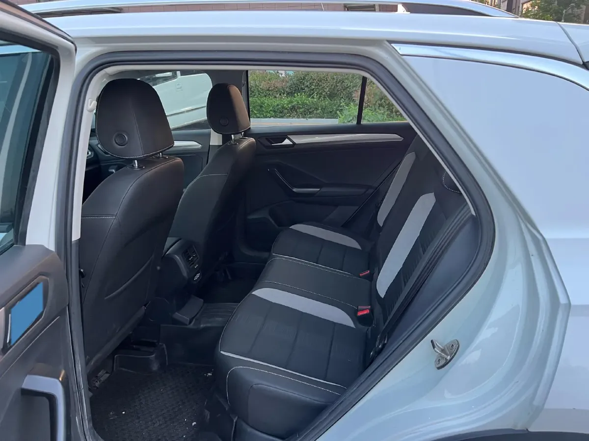 2020 Volkswagen T-Roc 1.4T 150HP L4 7DCT,autocango,china used car exporter,china ev exporter,chinese used car exporter,chinese used ev exporter