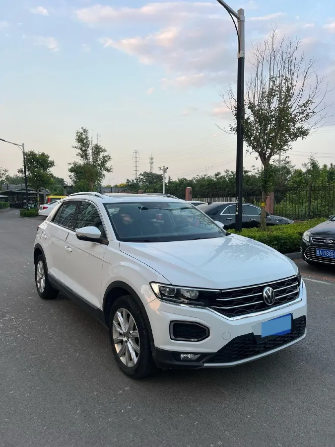 2020 Volkswagen T-Roc 1.4T 150HP L4 7DCT,autocango,china used car exporter,china ev exporter,chinese used car exporter,chinese used ev exporter