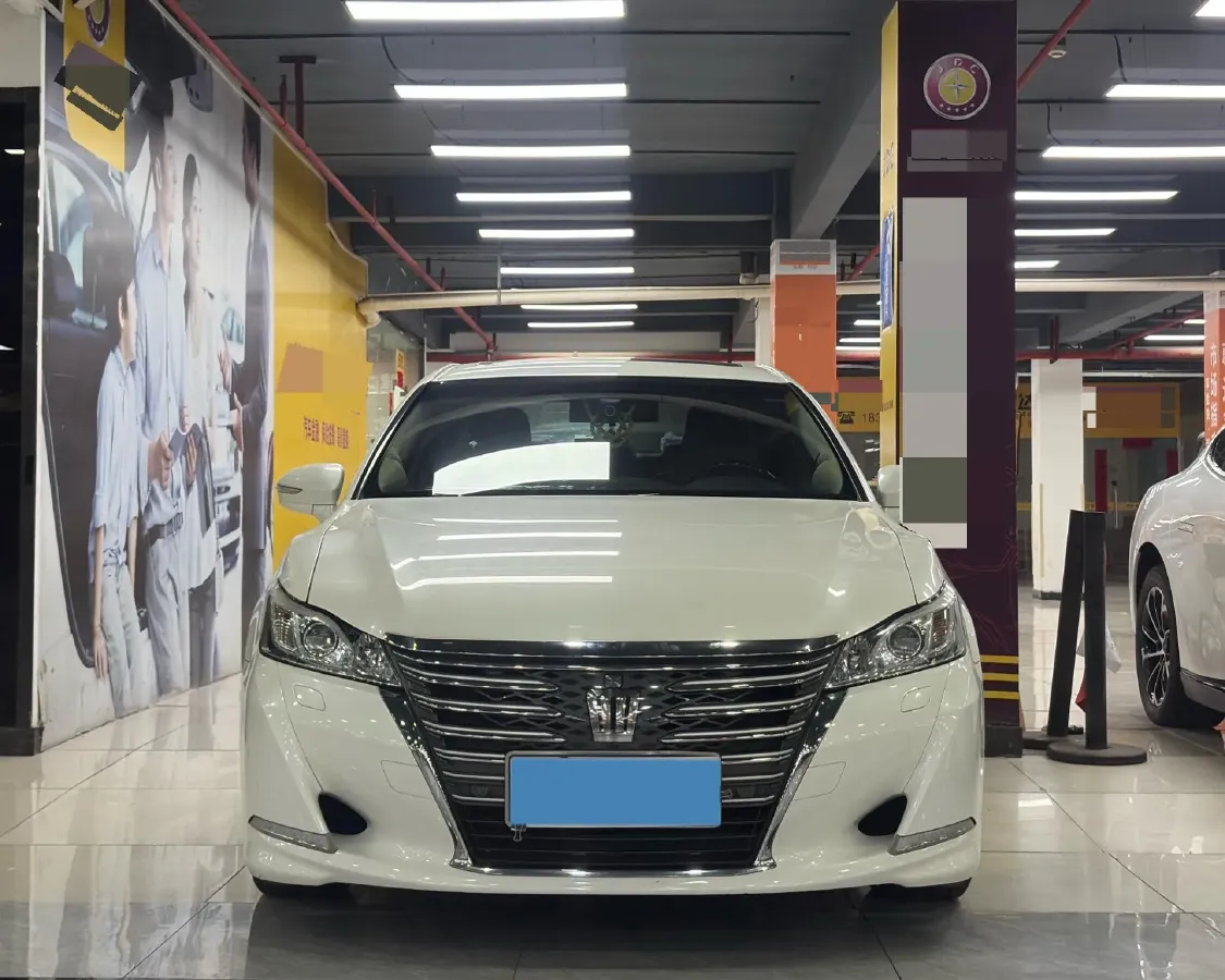 2015 Toyota Crown 2.0T 235HP L4 8AT,autocango,china used car exporter,china ev exporter,chinese used car exporter,chinese used ev exporter