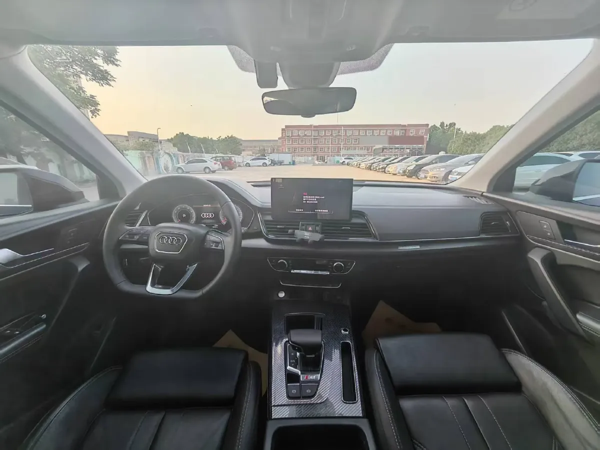 2020 Audi Q5L 2.0T 252HP L4 7DCT,autocango,china used car exporter,china ev exporter,chinese used car exporter,chinese used ev exporter